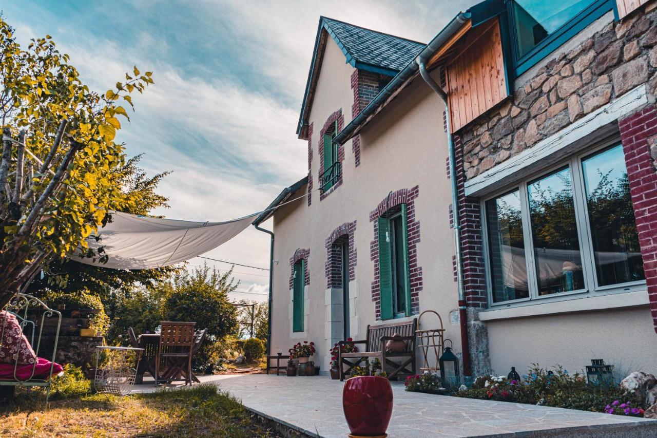 Bed and Breakfast Les Jardins De Nanine Lapleau Esterno foto