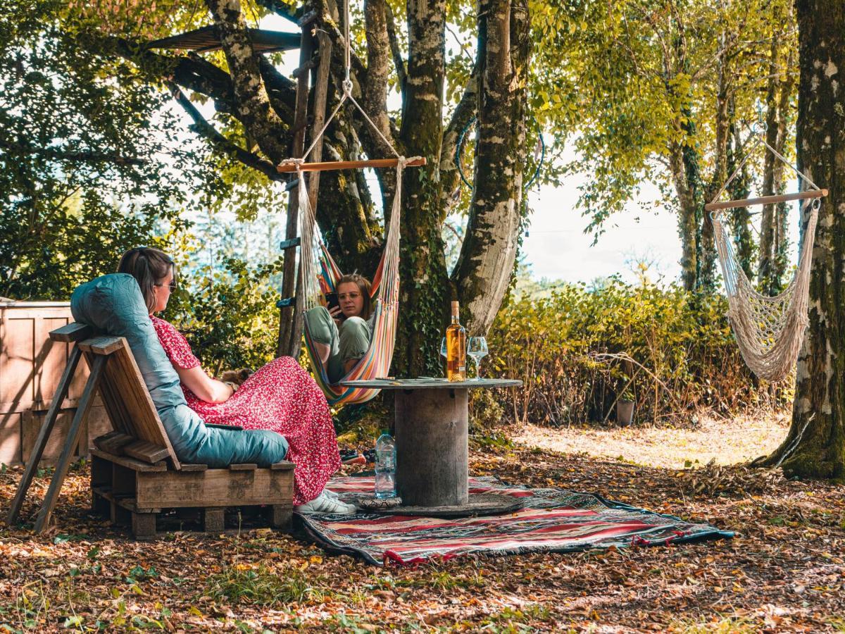 Bed and Breakfast Les Jardins De Nanine Lapleau Esterno foto