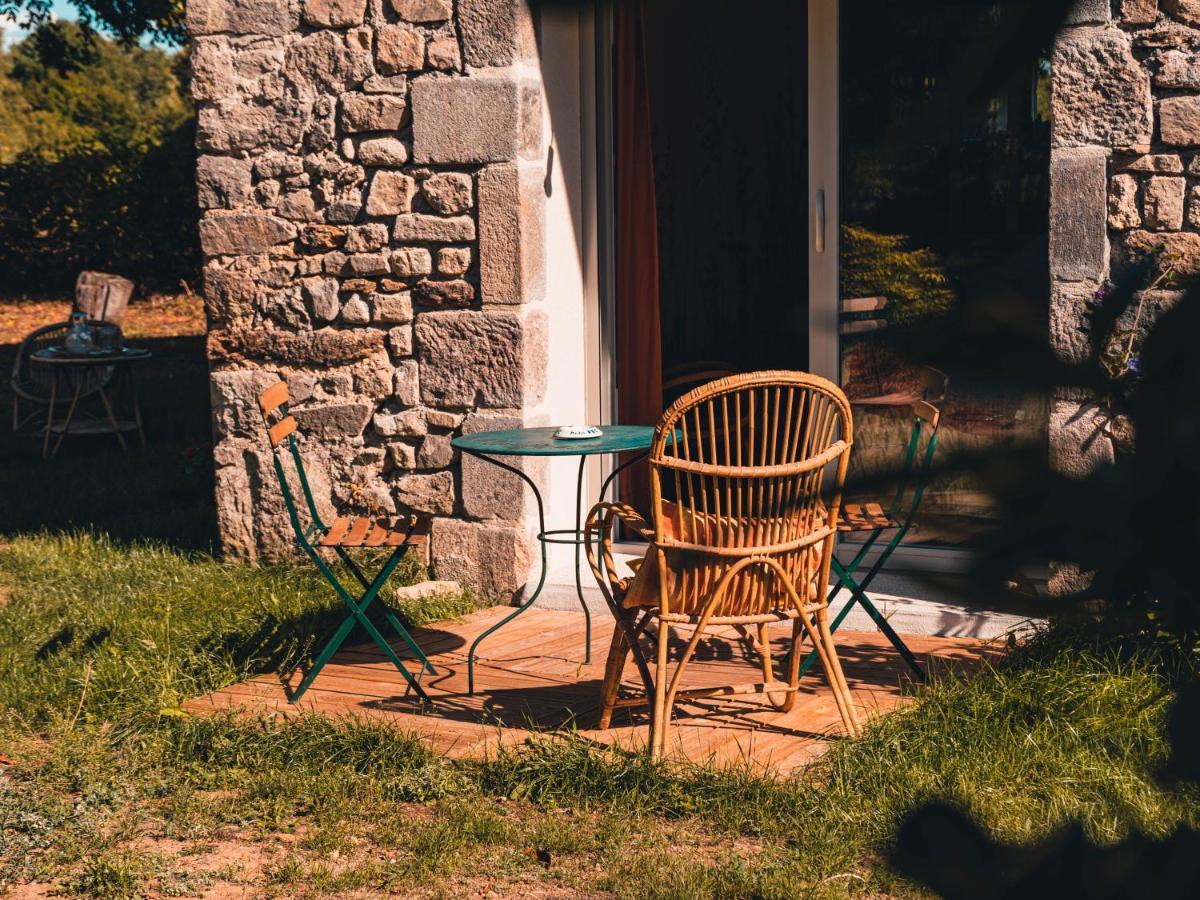 Bed and Breakfast Les Jardins De Nanine Lapleau Esterno foto